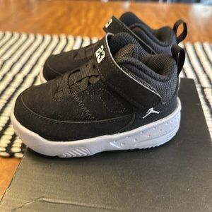 JORDAN MAX Aura 3 (TD) Toddlers Shoes Black-Wolf Grey DA8023-002